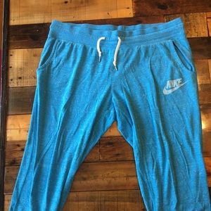 Nike Cropped Lounge Pants